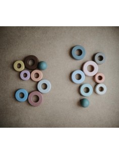 Jouet Tour Anneaux empilables Mushie Rainbow 2