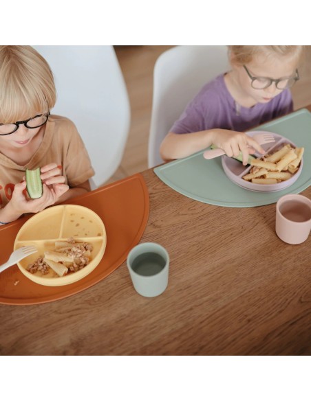 Assiette à compartiments Mushie en silicone souple anti-glisse Lilas