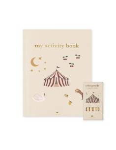 Livre de jeux pour enfant et ses crayons de couleurs