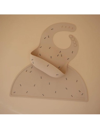 Bavoir souple en silicone Mushie Abeilles