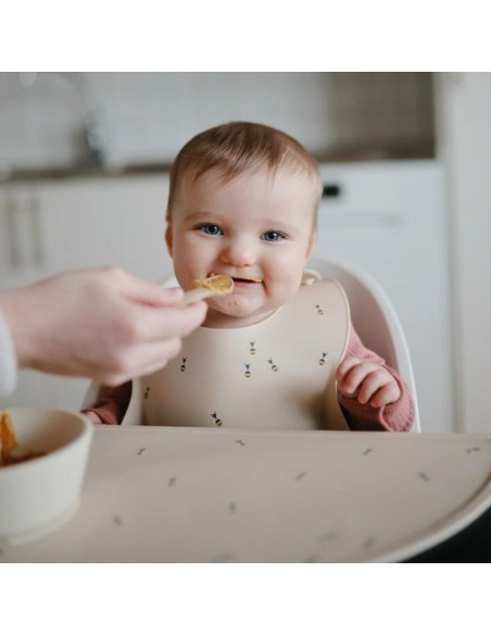 Bavoir souple en silicone Mushie Abeilles