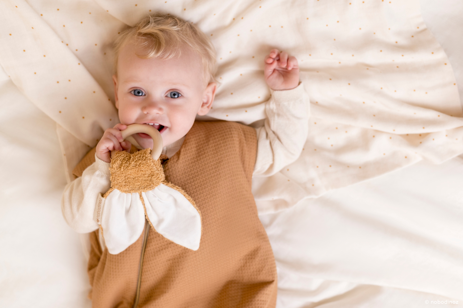 Konges Sløjd - Sac à Couches avec Poche à Lingettes, Lait Floral -  Charlotte et Charlie